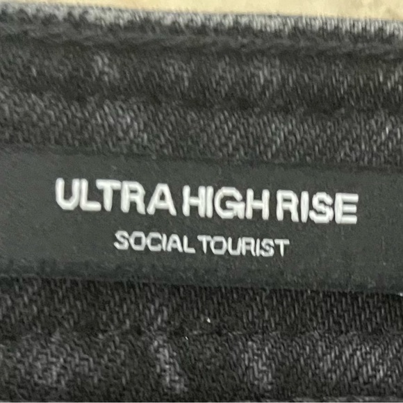 Social Tourist Black Wide Leg Jeans for Women - Picture 5 of 12